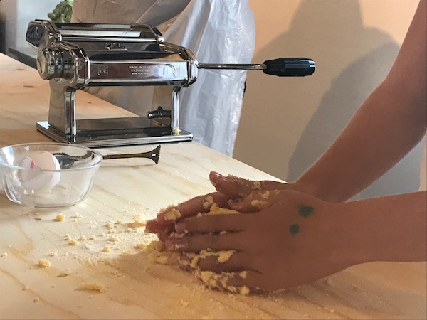 Lär dig göra färsk pasta på en matlagningskurs på Oliveriet.