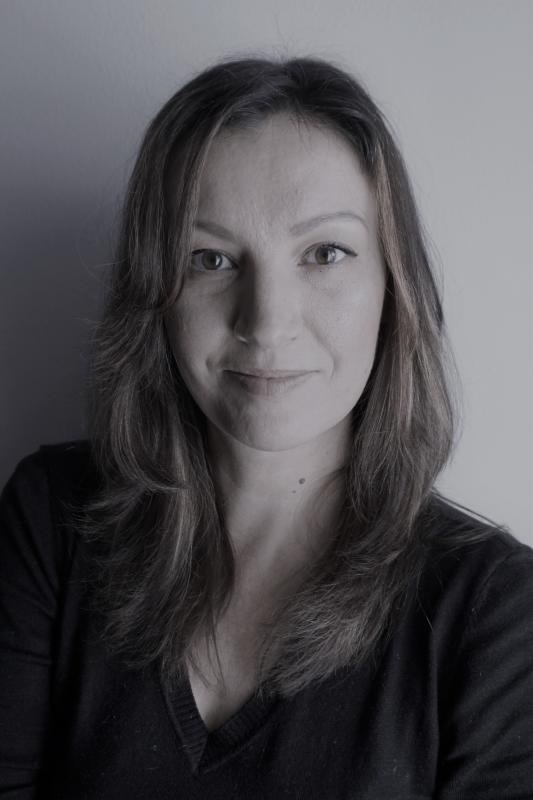 Den italienska författaren Ilaria Tuti som vi läser i Oliveriets italienska bokcirkel.