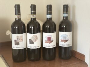 Vinflaskor från vingården Guido Rivella i Barbaresco.